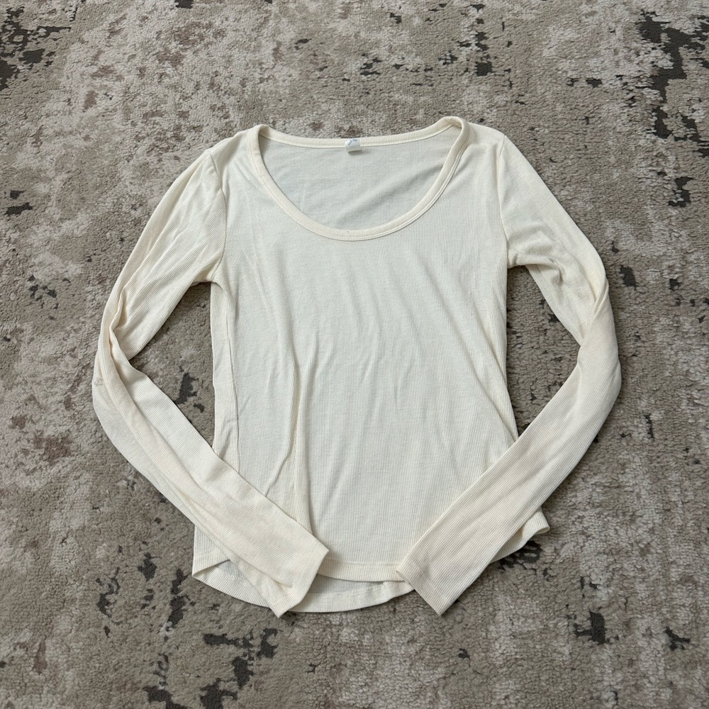 Women’s Ivory Ribbed Long Sleeve Top Size Medium